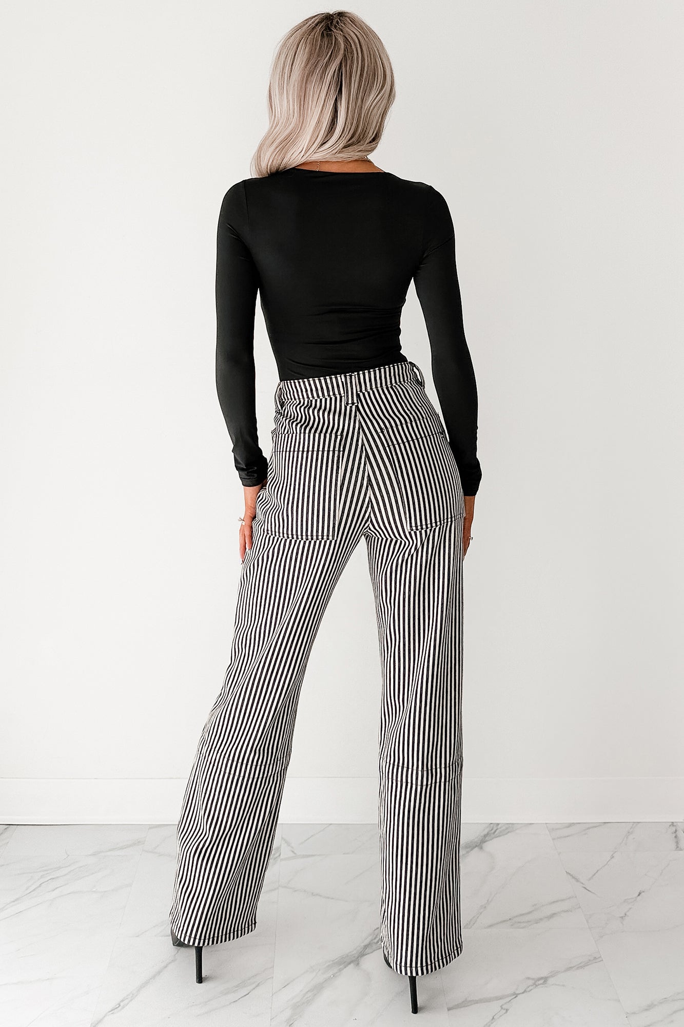 Soft Horizon Long Sleeve Scoop Neck Bodysuit (Black)