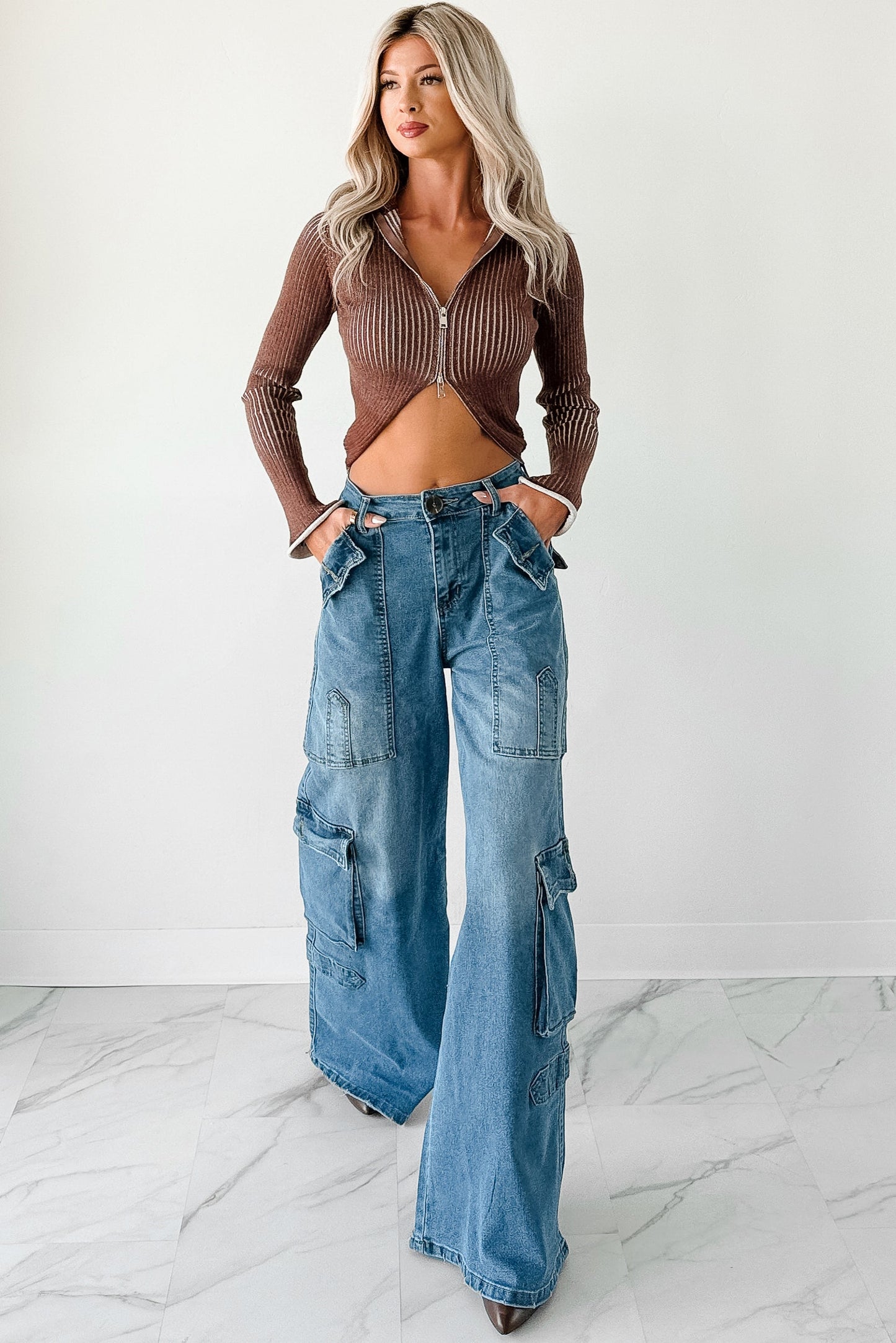Susan Wide Leg Balboa Cargo Jeans (Medium)