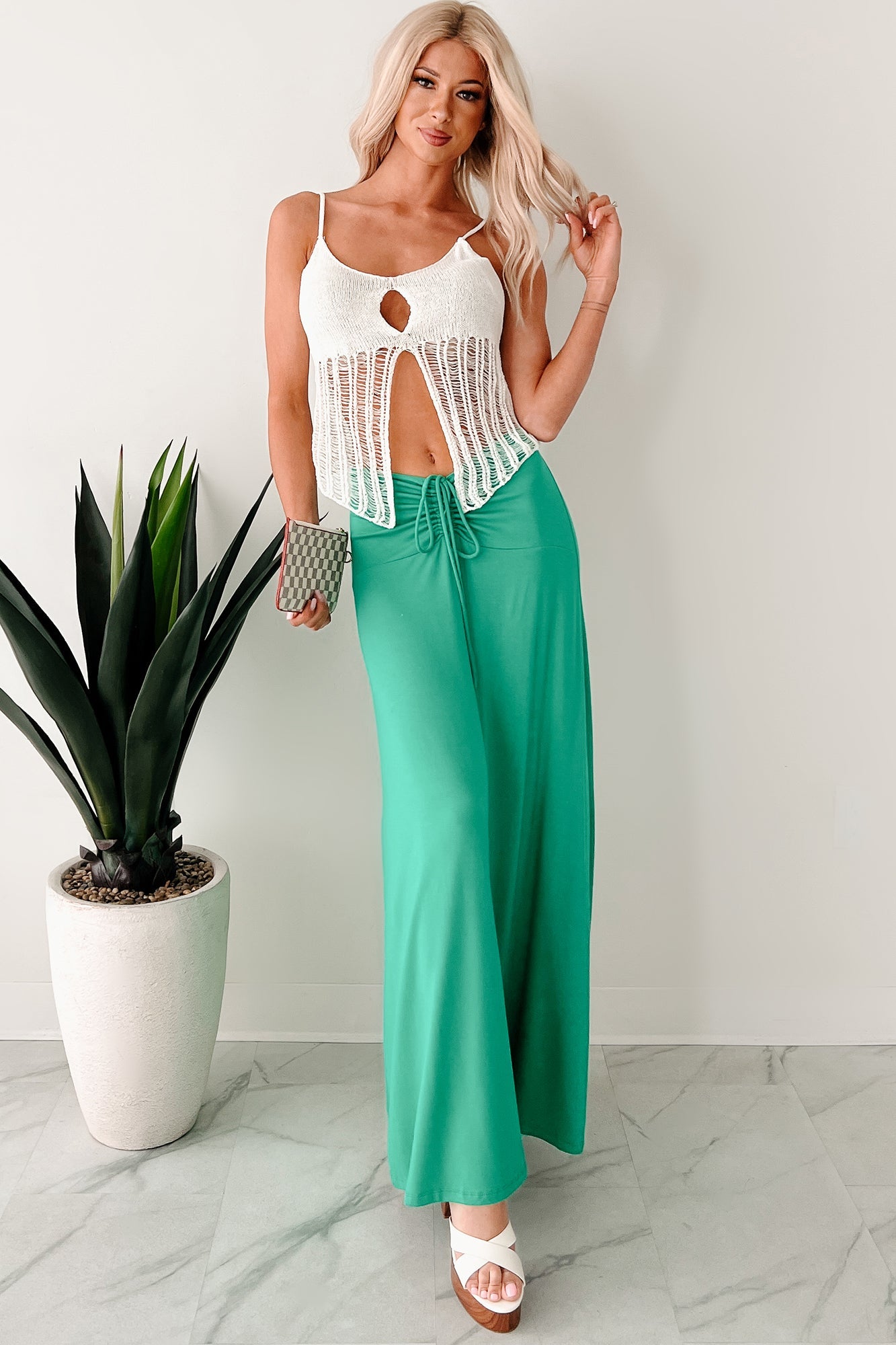 Petal Falling Breeze Cut Out Crochet Knit Tank Top (Off White)