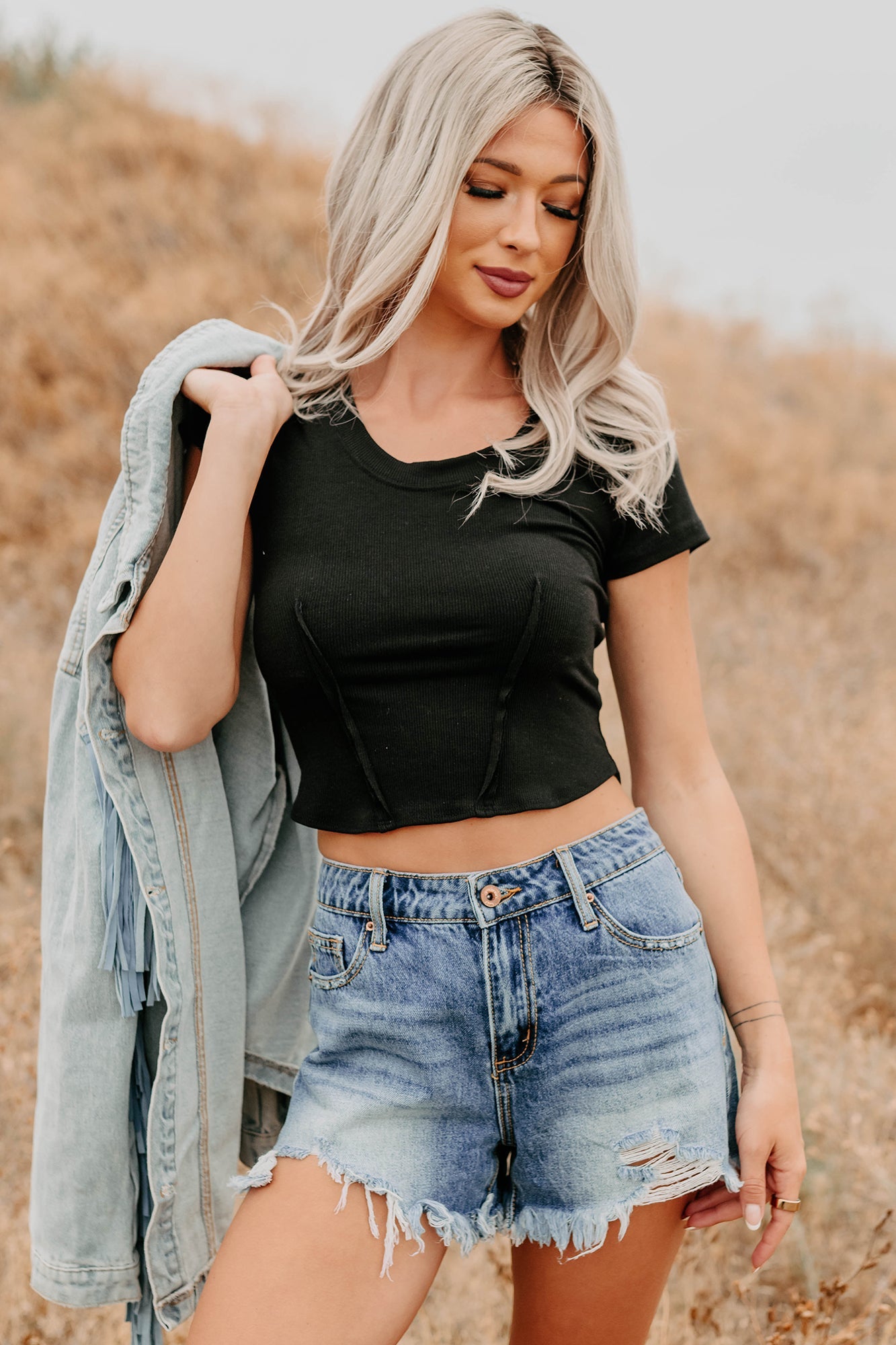Sink Into It Raw Edge Signature 8 Crop Tee (Black)