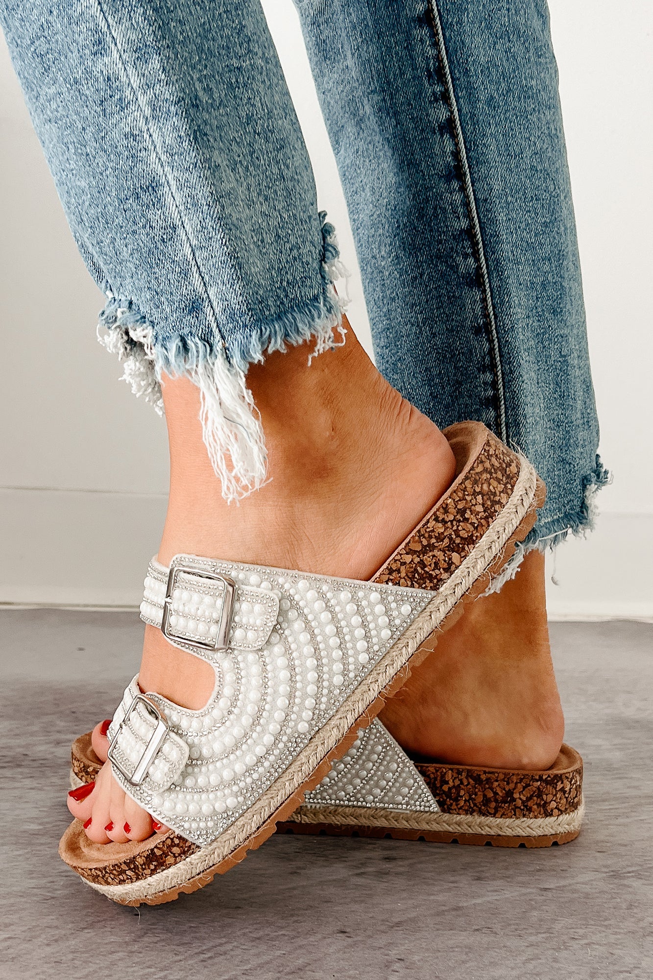 Radiant Charm Pearl Buckle Strap Sandals (White)